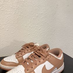 nikes size 7.5 women