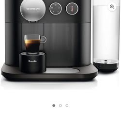 Nespresso Breville Machine BEC720BLK