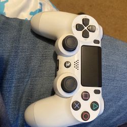 A Ps4 Controller if Someone Wanna Work On A controller Then Here You Go