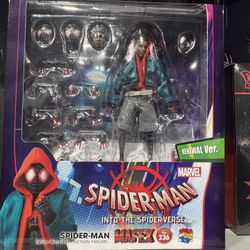 Mafex Spiderman Miles Morales
