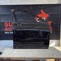 2021 Grand Cherokee Door Passenger Front OEM 2025