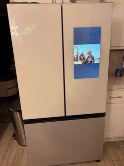 Samsung Bespoke French Door Refrigerator with Screen