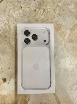 iPhone 17 pro 256 GB never opened in box