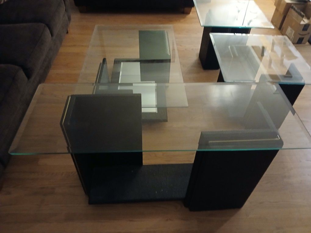 4 Pierce Glass Table Set