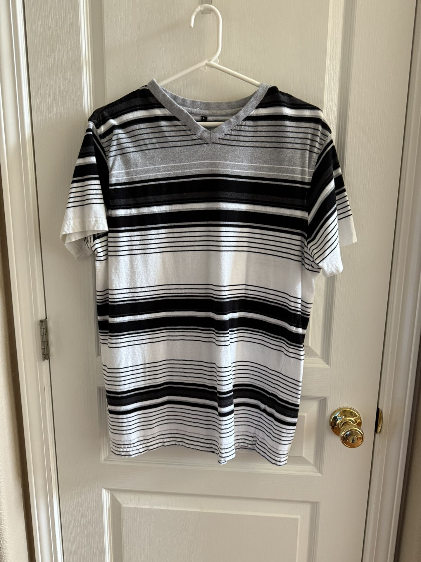 Men’s Southpole Black, Gray and White Striped V-Neck T-Shirt - Size Large