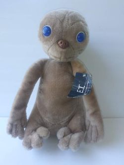 16 & 1/2 Inch E.T. Stuffed Collector's Doll 1982