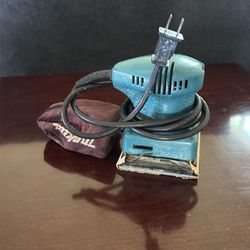 Makita Finishing Sander BO4552 Handheld Corded Palm Power Tool with Dust Bag