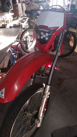 2001 Honda  XR 400 red