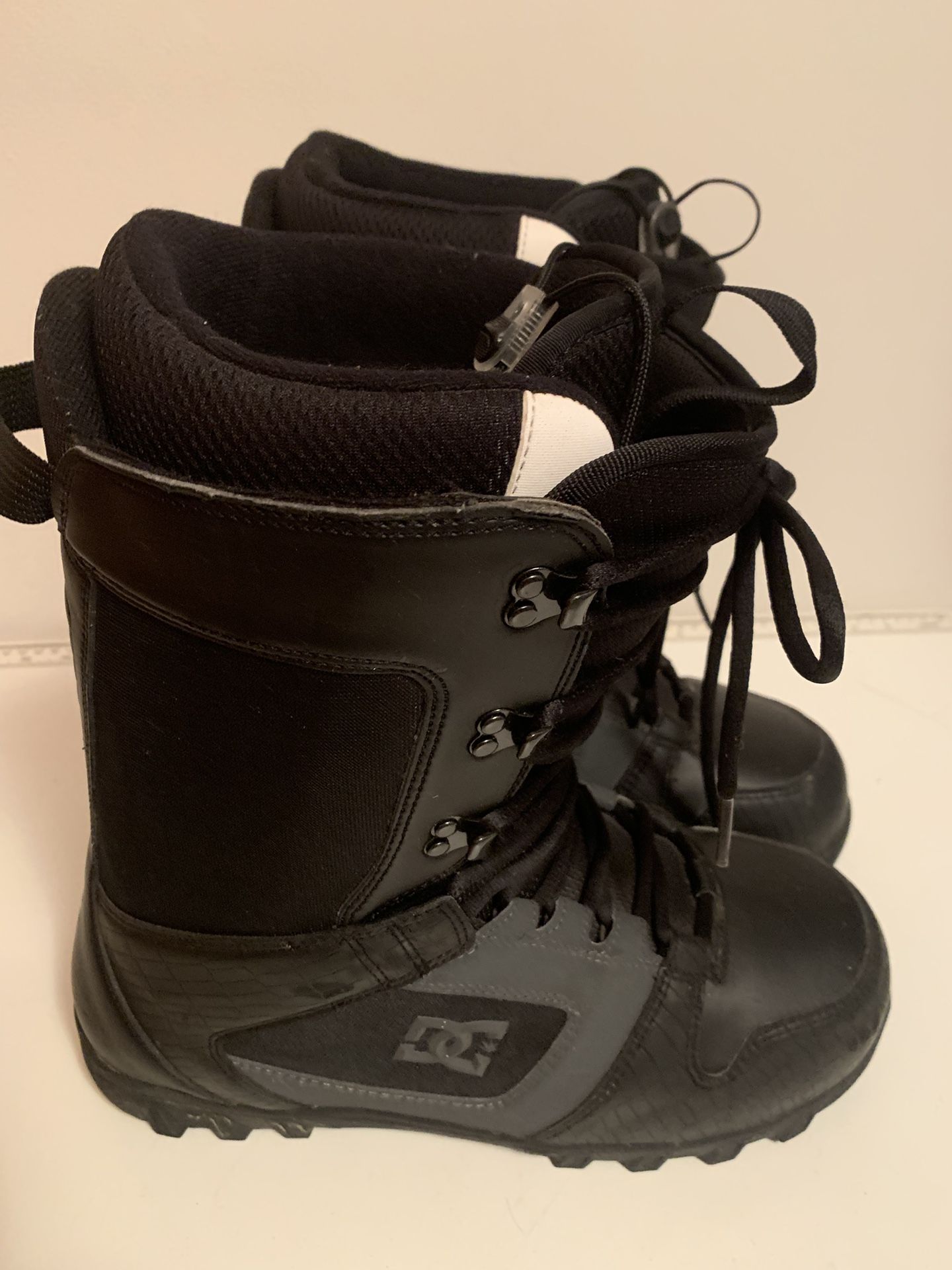 DG Snowbird Boots. Men’s Size 12