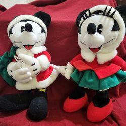 Its A Gund Mickey & Minnie Dressed For Christmas