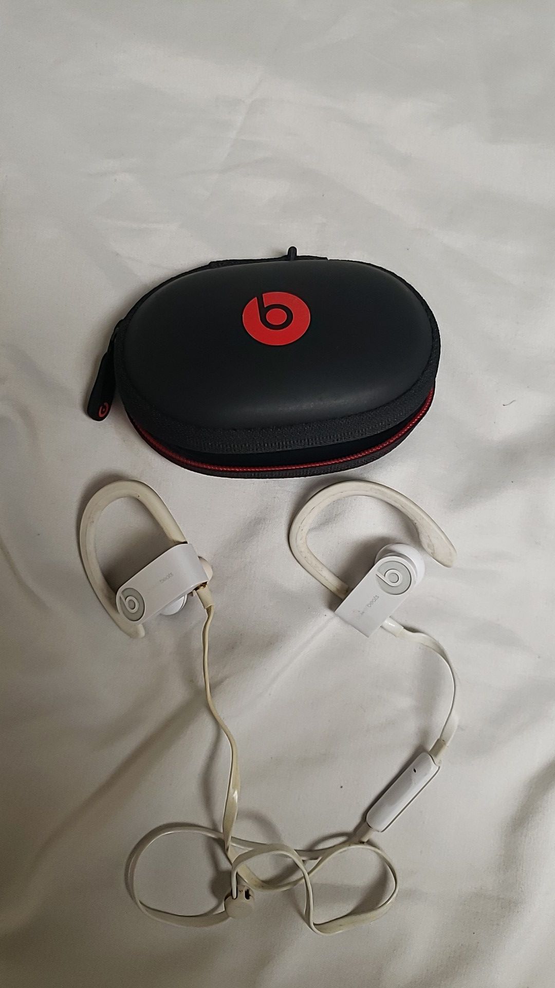 Powerbeats used 40 dollars