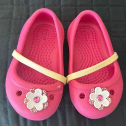 Girls Pink Crocs