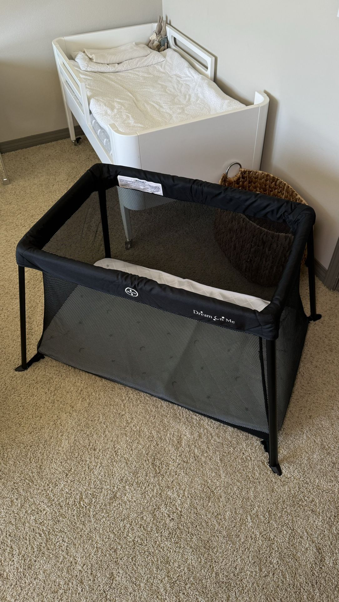 Travel Crib Dream On Me + Free Pad + Free Sheets