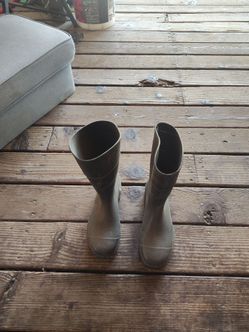Rubber boots
