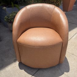 Vintage Swivel Club Chair