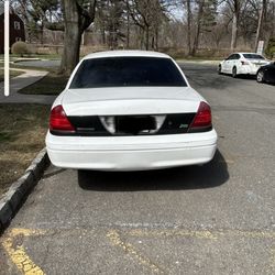 2004 Ford Crown Victoria