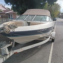 17-footer Bayliner 1995 Capri Model