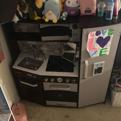 Play Kitchen Set