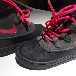 Nike ACG Boots for Toddlers (size 9C)