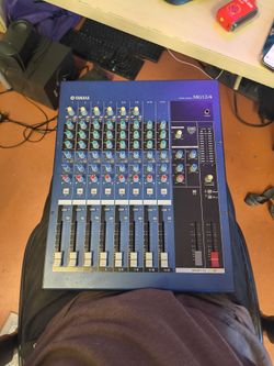 Yamaha MG12/4 mixer