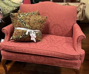  Coral Upholstered Setee