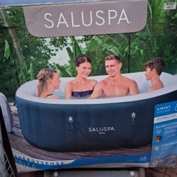 NEW Saluspa Ibiza Air Jet Hot Tub 