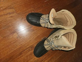 Size 9 Winter Boots $10