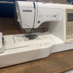 Brother Embroidery/ Sewing Machine 