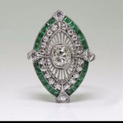 *SALE* Vintage Style Deco Created Emerald Green Ring SZ 7 *See My Other 800 Items*