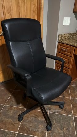 Black Leather High-Back Office Chair