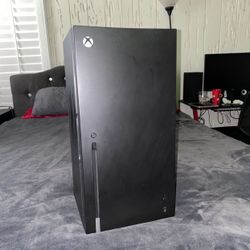 Xbox Series X Mini Fridge