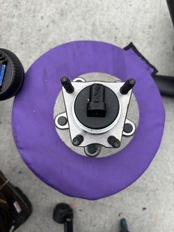 1 New Rear Wheel  Hub Bearing Fits Pontiac Chevrolet Saturn Aura 5 lug [Love Nugs [  with ABS.