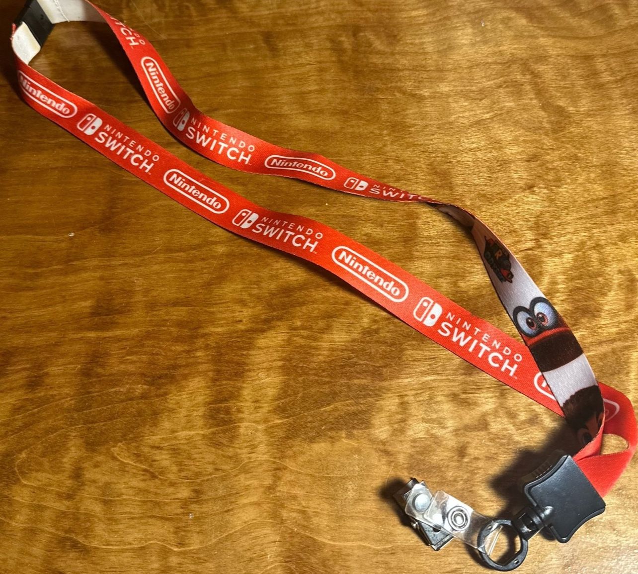 Nintendo Switch Super Mario Odyssey Badge/Lanyard  E3 2017 Exclusive