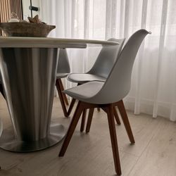 6 Dinning Chairs