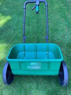 Scott’s Turf Builder Classic Drop Spreader