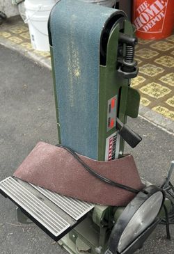 Central Machinery 4 in. x 36 in. Belt and 6 in. Disc Sander. 