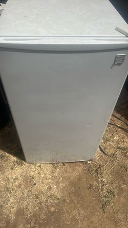 Mini refrigerator