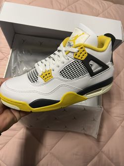 Jordan 4 Vivid Sulfur