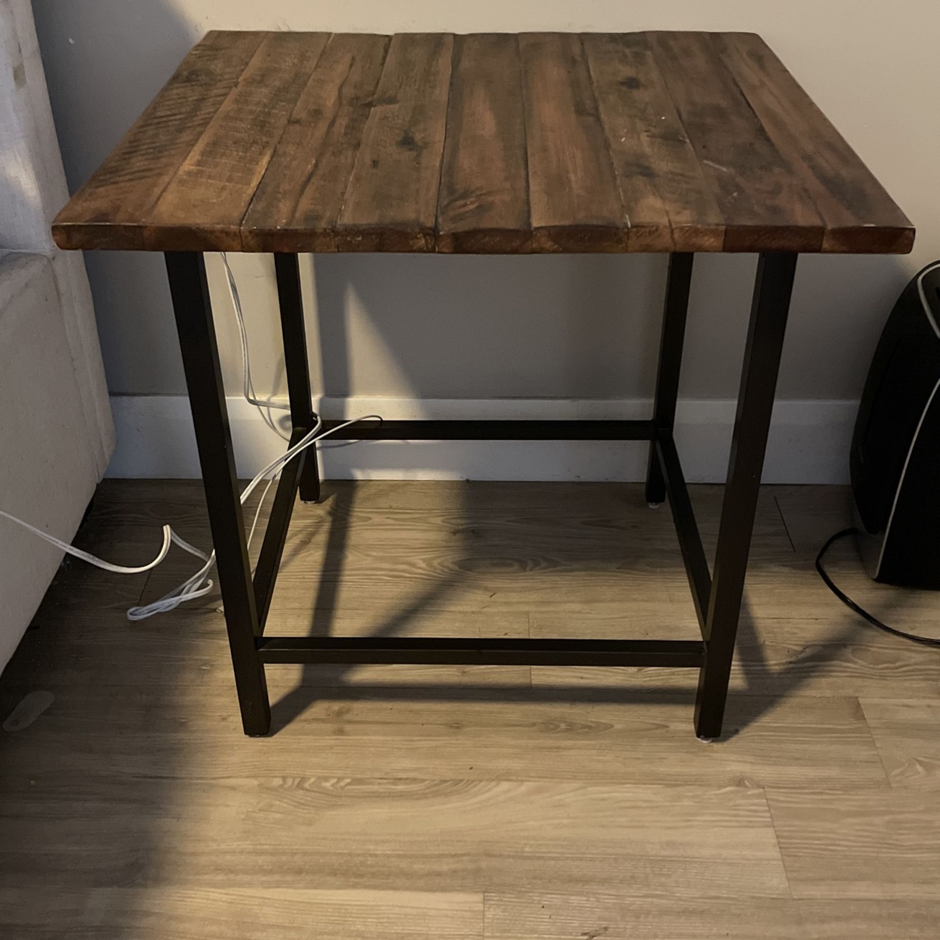 MUST GO- Set of 2 end tables or night tables