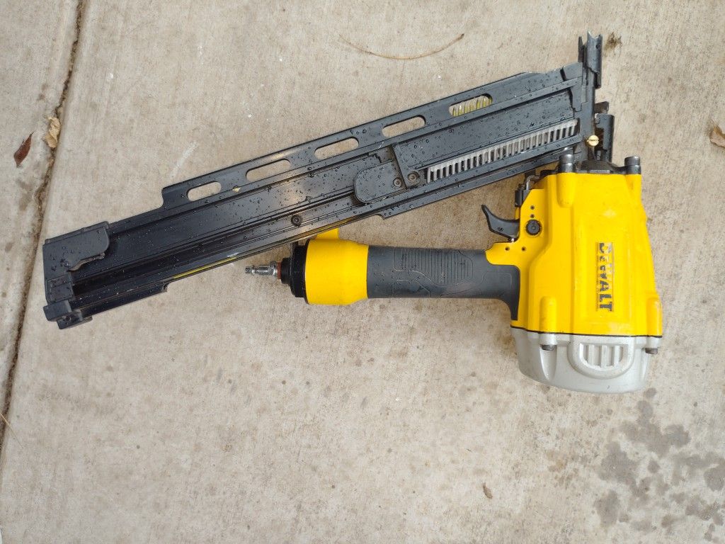 DewAlt Nail Gun Compressed Air