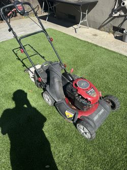 Black Max 21" Self-Propelled Walk-Behind Mower with 150cc 625 Series Briggs and Stratton Engine