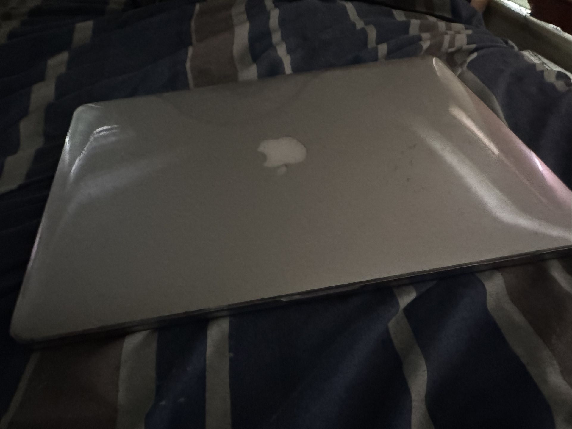 π» MacBook Pro 15.4-inch (Retina, Mid 2015) β 16GB RAM / 512GB SSD / i7 / Low Battery Cycles + Warranty (Dec 2025)