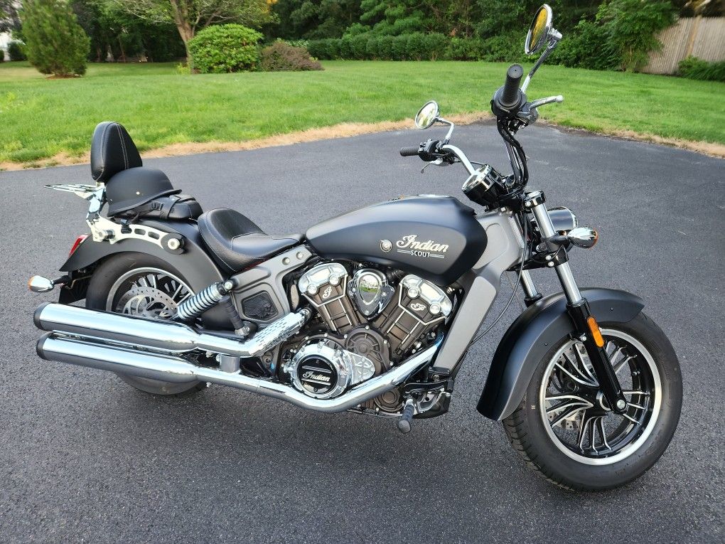 2016 Indian Scout only 900 Miles