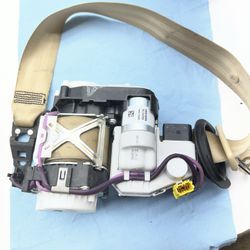Audi A8 Front Seat Belt Retractor