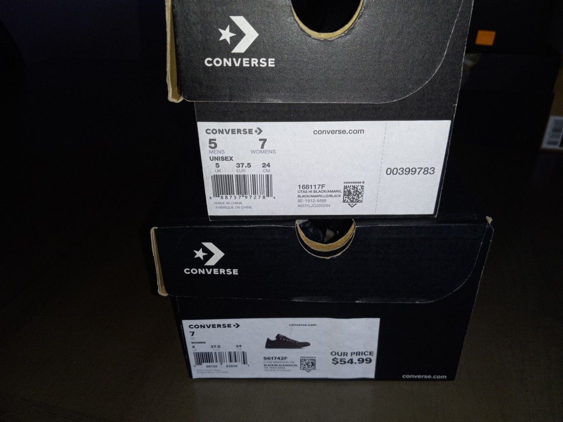 Womens Converse Size 7 New
