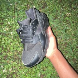 nike huarache run worn 10 times size 7  asking 20