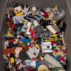 25 Lbs Bulk 2000's LEGO