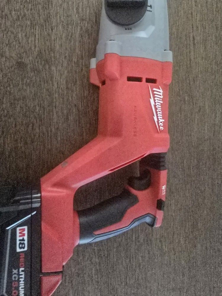 Brand New Milwaukee 18V Brushless Rotary Hammer With Battery. Cash Only. Pickup Or Meetup Only