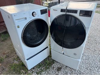 LG WASHER AND DRYER WITH PEDESTALS