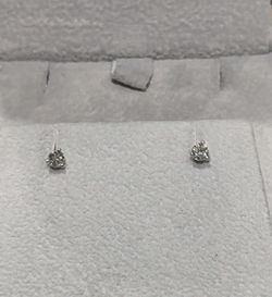14k white gold with .30 total ct lab grown